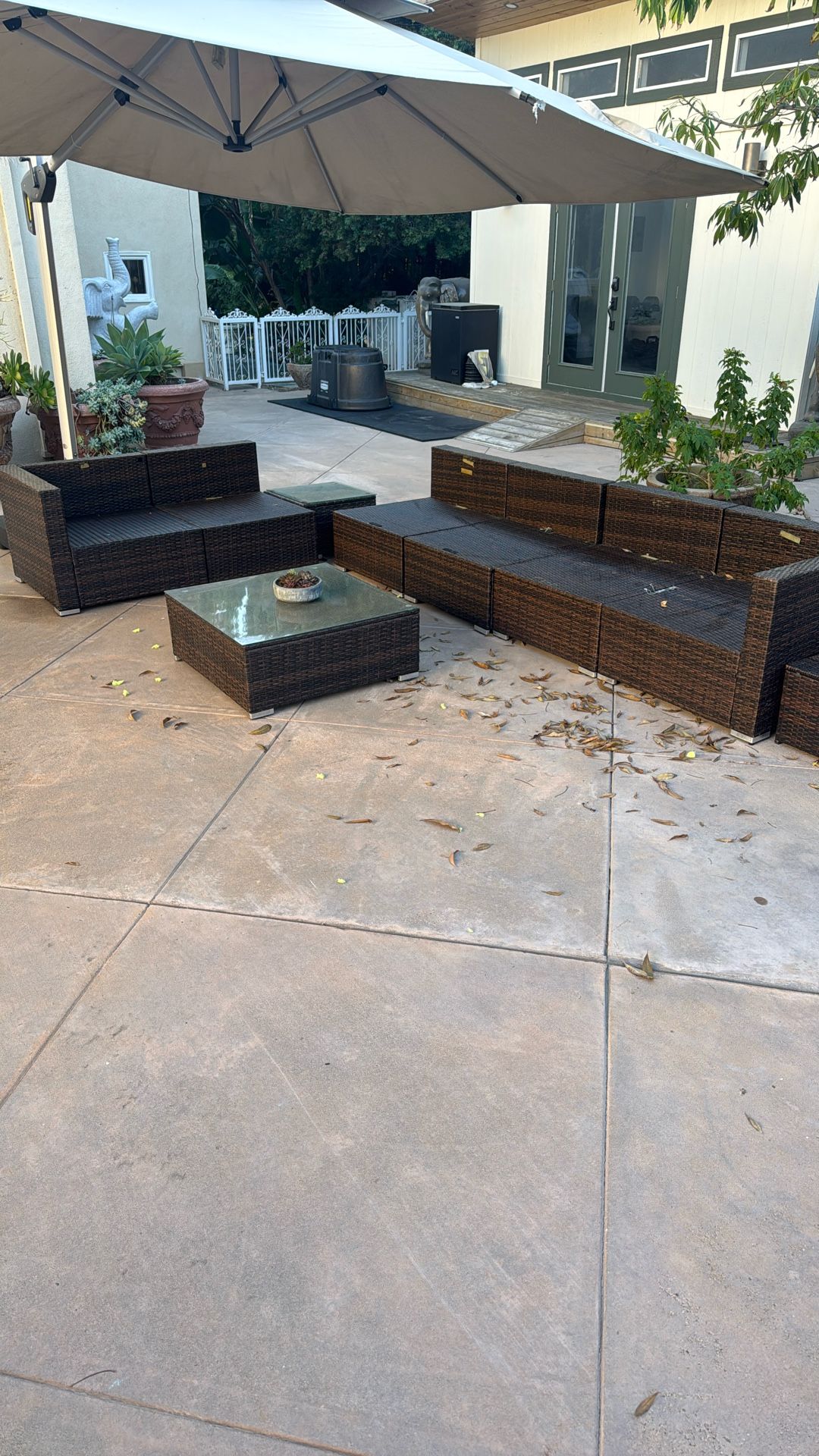 Outdoor Patio Set (((((FREE)))))