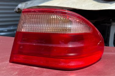 2002 Mercedes-Benz E Class Tail Light Assembly Right Side OEM A(contact info removed)