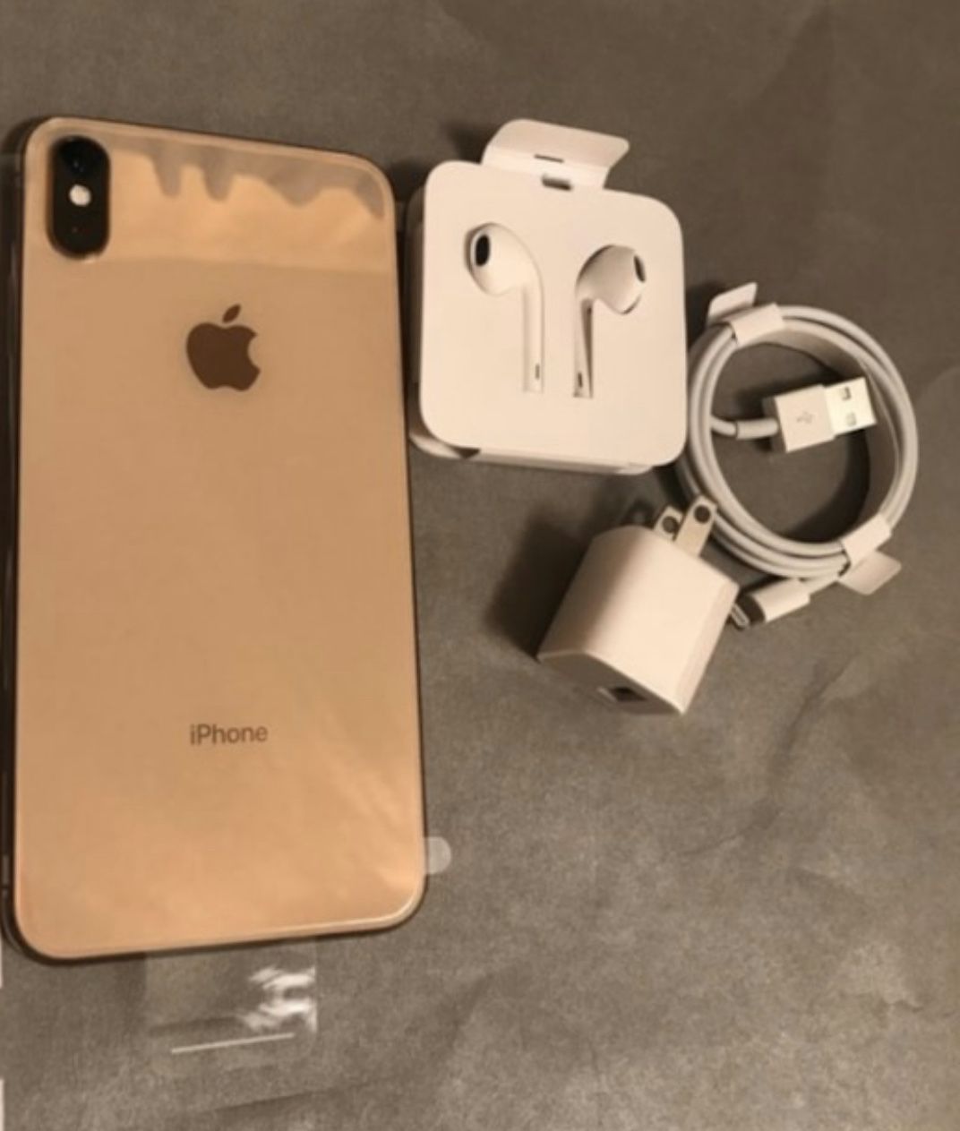 IPhone XS Max (NOT FREE)