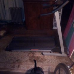 Weslo Used Electric Treadmill In Very Good Condition 