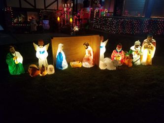 Vintage Xmas Nativity Blowmolds