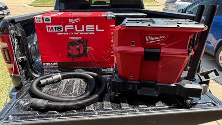 Milwaukee M18 Fuel Nexus 6 Gallon Wet/Dry Vacuum with Rolling Base