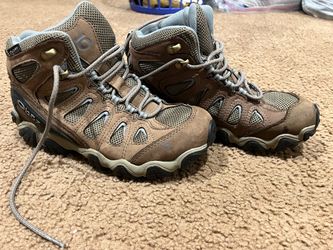Women’s hiking boots