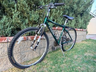 Trek 820 mountain track