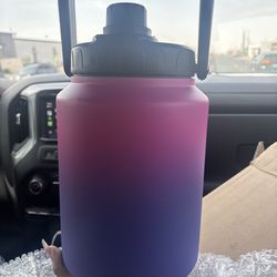 70oz insulated water bottle