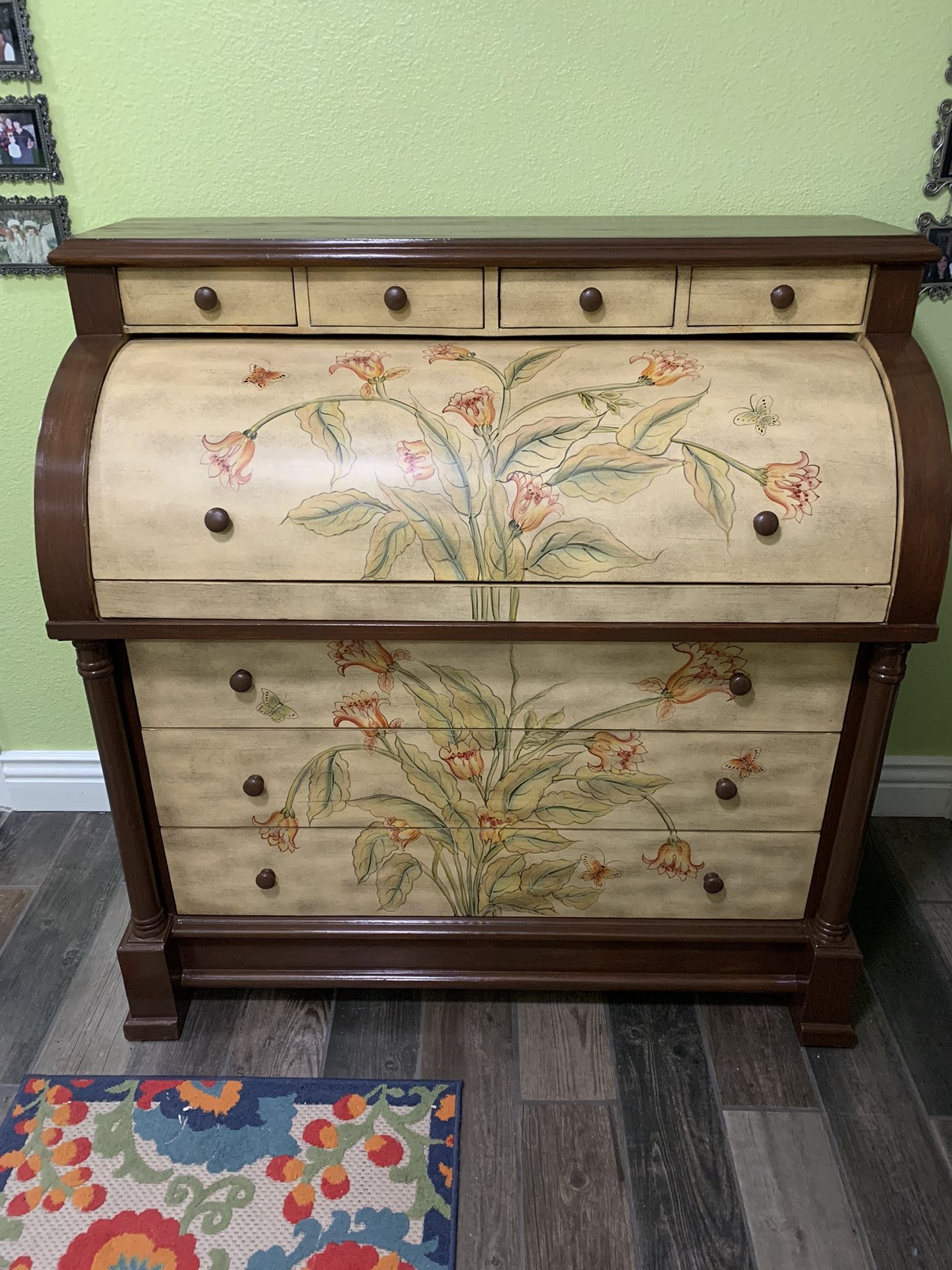 Roll top desk