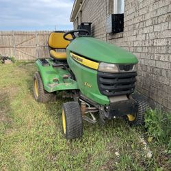 John Deere X320 Riding Mower