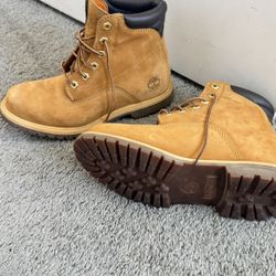 Original Timberlands Size 8Women