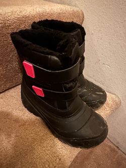 Kids Girls Snow Winter Boots size 1 black