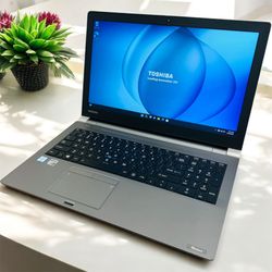 Toshiba i7 vPro 15.6” Full HD laptop / Windows 11 Pro / Camera / SSD / Bluetooth / HDMI / NVIDIA / Antivirus / Backlit / Fingerprint / Charger