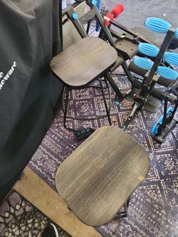 2 Bar stools
