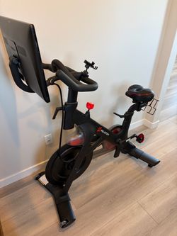 Peloton (like new)