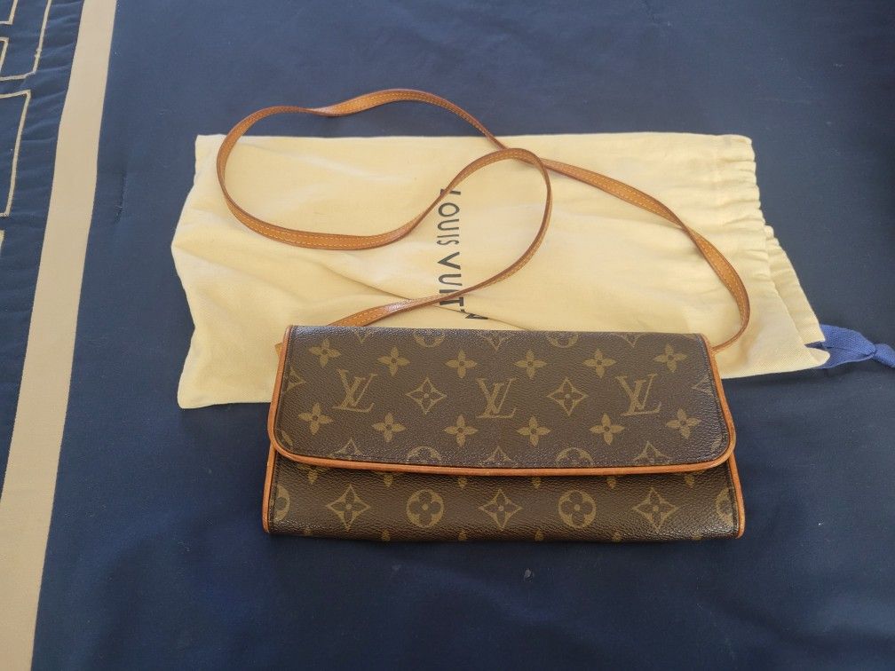 Louis Vuitton Pochette Twin PM
