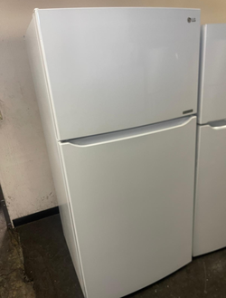 LG Top Freezer Fridge – White, Ice Maker, Clean