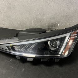 2019-2020 HYUNDAI ELANTRA LEFT HEADLIGHT OEM USED