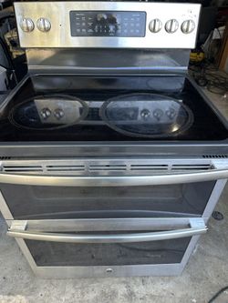 GE Double Oven Range - $150 (Needs Pickup)