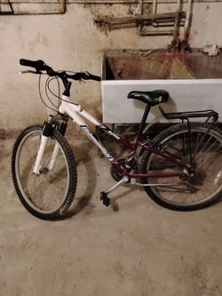 Diamondback women's bike w/rack