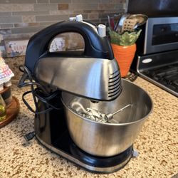 Hamilton Beach Stand Mixer w/ Stainless Steel Bowl – Works Great