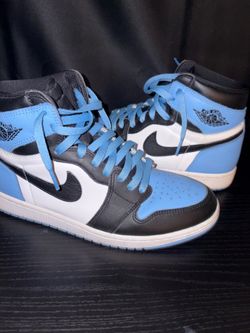 Nike Air Jordan 1 Retro High OG UNC toe size 9