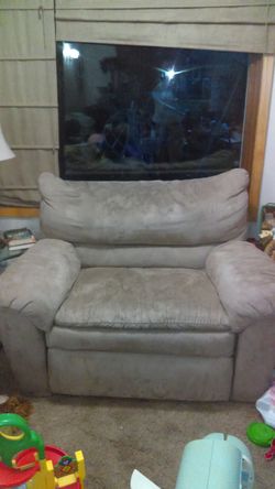 Oversized recliner