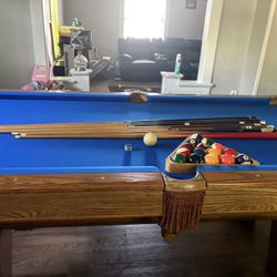 7’ Pool Table