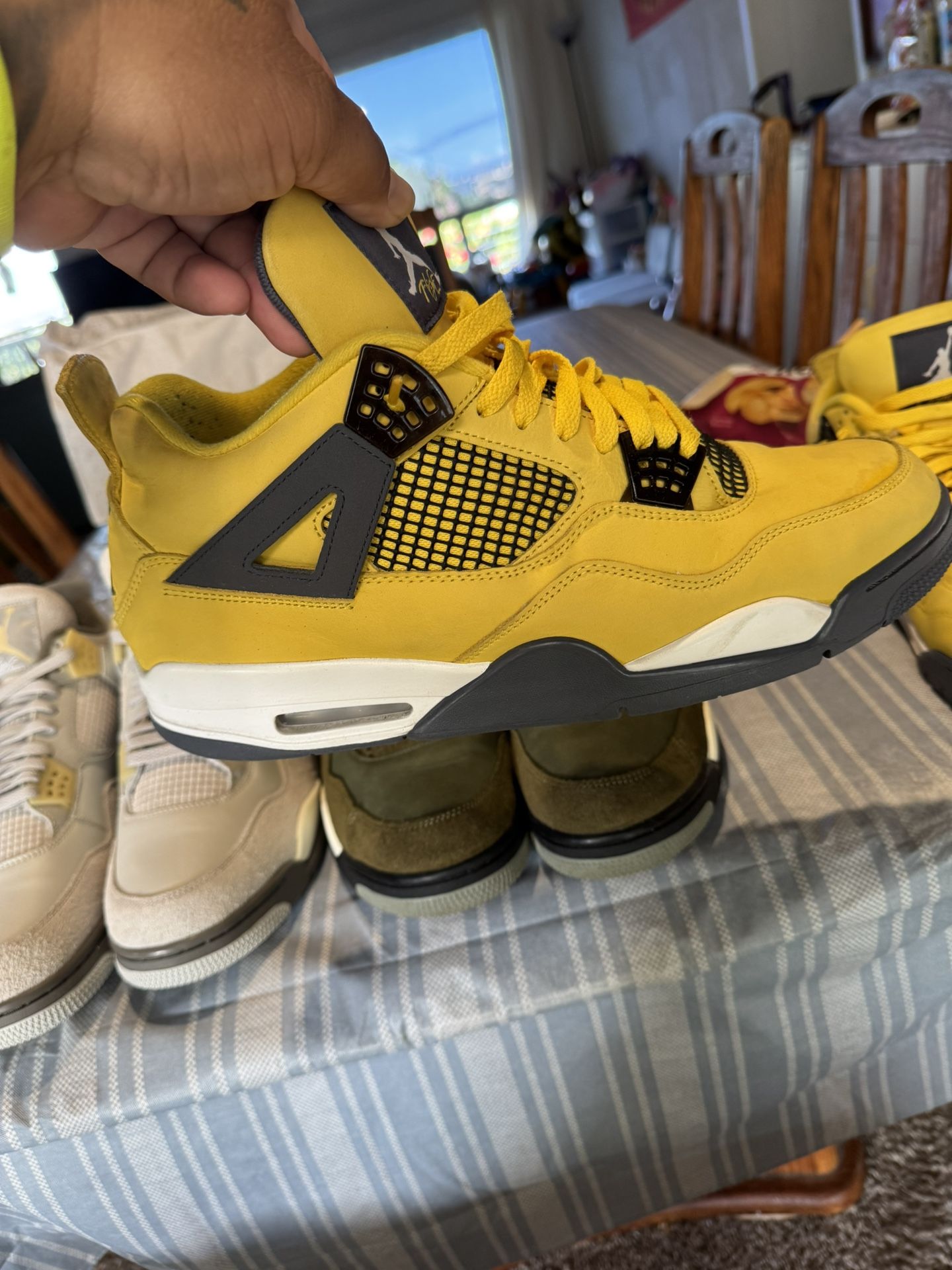 Jordan 4 Lightning