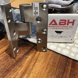 Pivot Hinges 