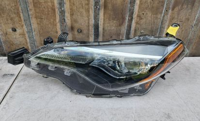 2017-2019 Toyota Corolla Single Projector Headlight Driver Left Side OEM