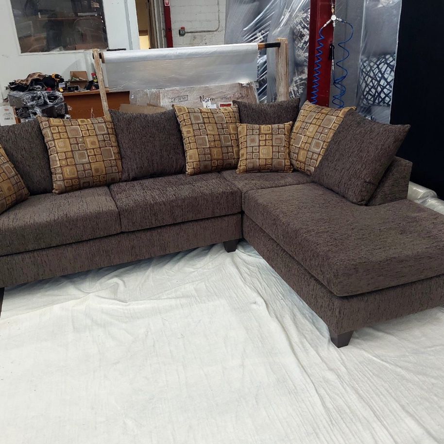 New Sectional With Free Delivery , Accept Cash On Delivery