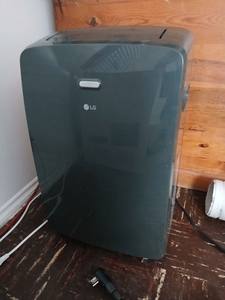 LG 12000 BTU Refrigerated A.C Unit