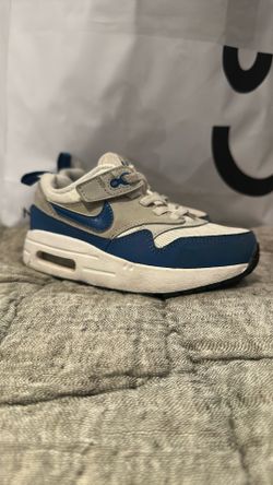 Toddler Nikes Size 10.5