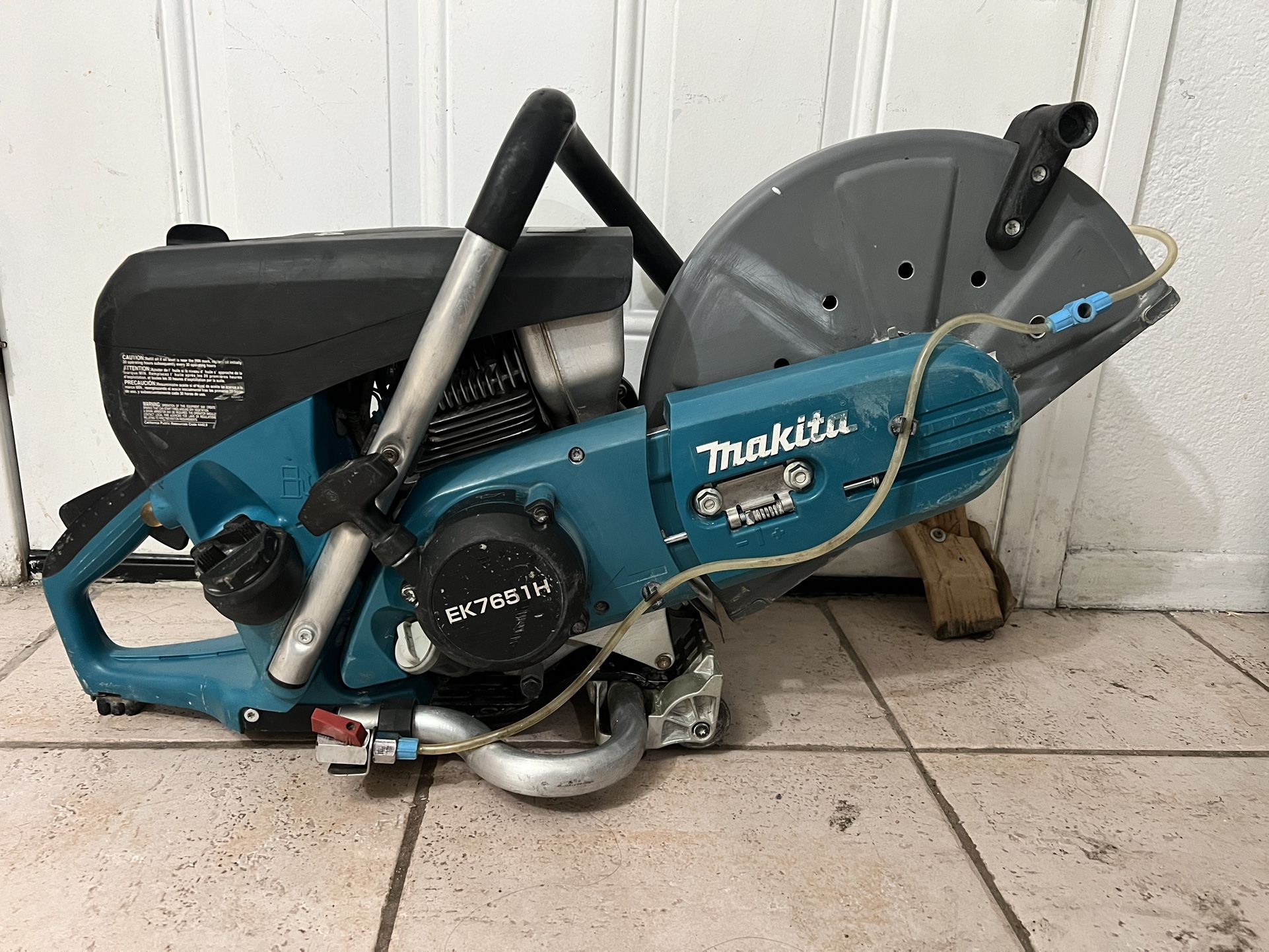Makita MM4 cut off saw, 4 strock engine, 14 inch, Good condition, Work perfectly