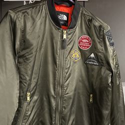 North Face Bomber Jacket Women’s Medium