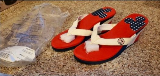 Avon July 4th Patriotic Disney Mickey Mouse Flip Flops Size 7-8