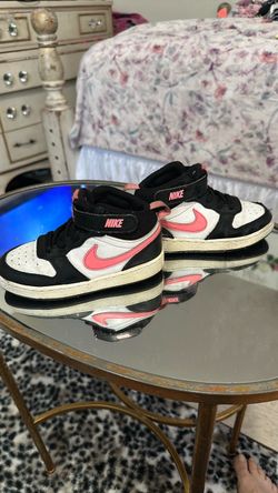 Girl Nike size 9 c