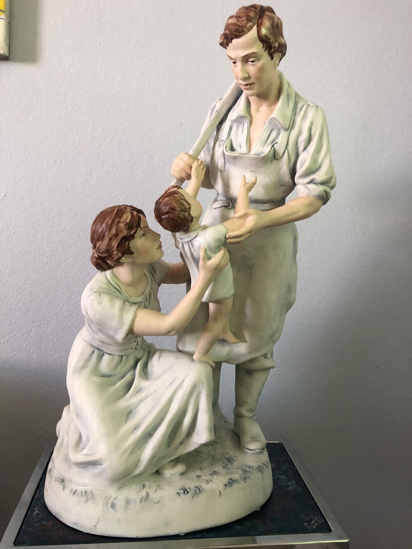 Royal Dux Figura Porcelana Checa H24” W14”