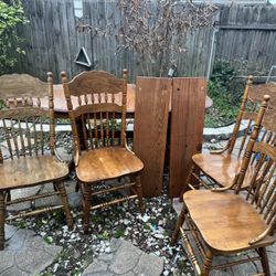 Sturdy Wood Dinnig Table With Extra Leaf
