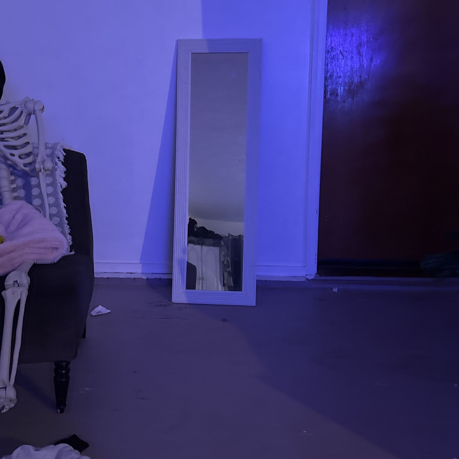 White mirror