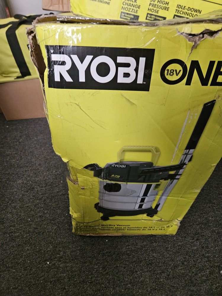 Ryobi Wet/ Dry Vacuum 