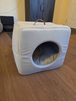 Soft animal den