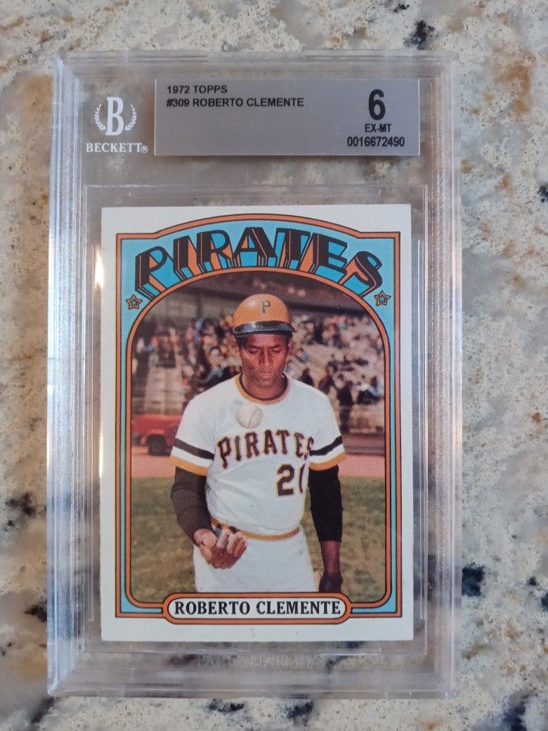'72 Topps Roberto Clemente Baseball Card!