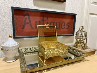 Gorgeous Antique 24K Gold-Plated Ormolu Jewelry Casket Box: Beveled Glass, Rose/Leaves Filigree, Footed with a Velvet Lining