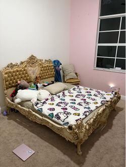 Beautiful Classic Large Bed