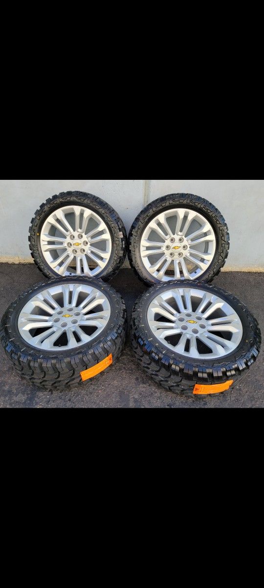 22" Chevy OEM wheels/rims 33x12.50R22 M/T tires