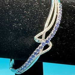 New 4.22 Carat Blue Sapphire & Diamonds Hinged Bangle Bracelet Size 7.5 Weighs 16 Grams Safety Latch Unique Design 