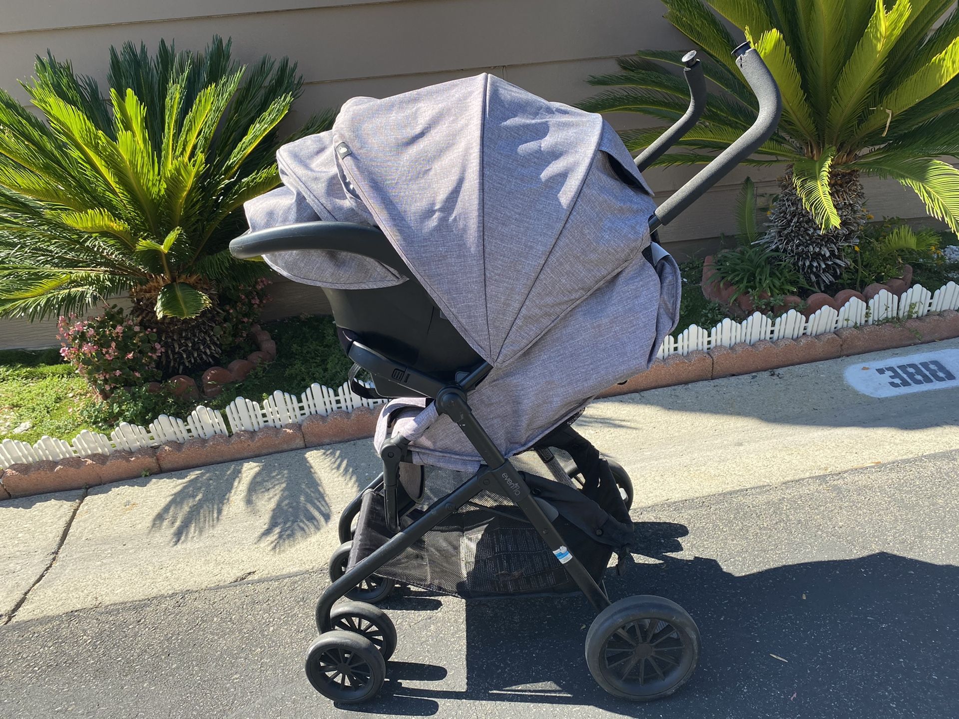 Evenflo Stroller with Car Seat and Car Adapter