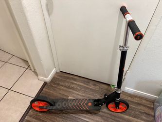 Mongoose scooter