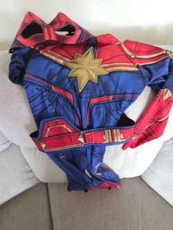 Captain Marvel girls XS