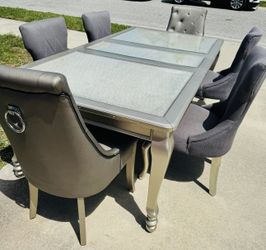 6 Seat Glass Living Room Table & Chairs