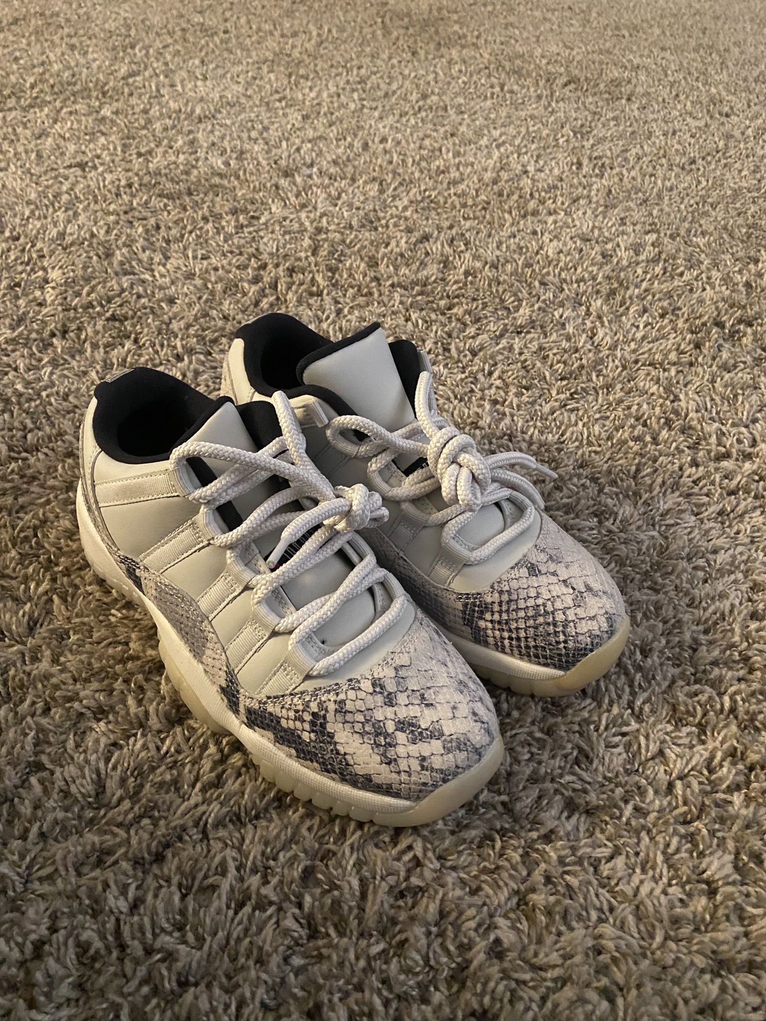 Jordan Retro 11 Low Snakeskin Bone